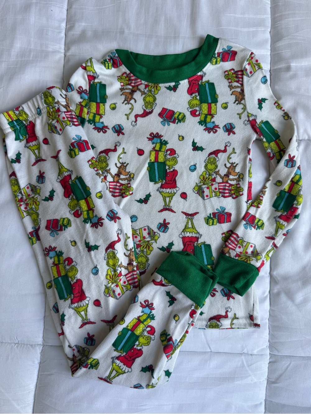 4T Grinch pajamas set, Christmas pants & shirt pajamas